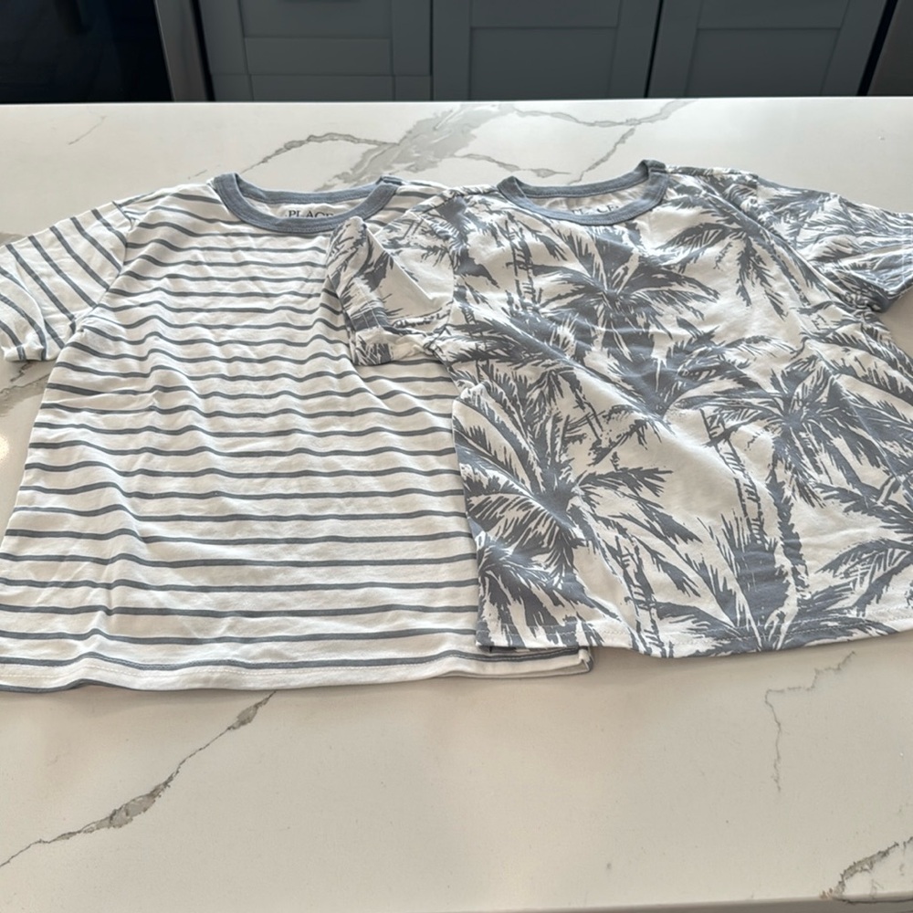 Children’s place coordinating grey tee shirts new without tags size 4